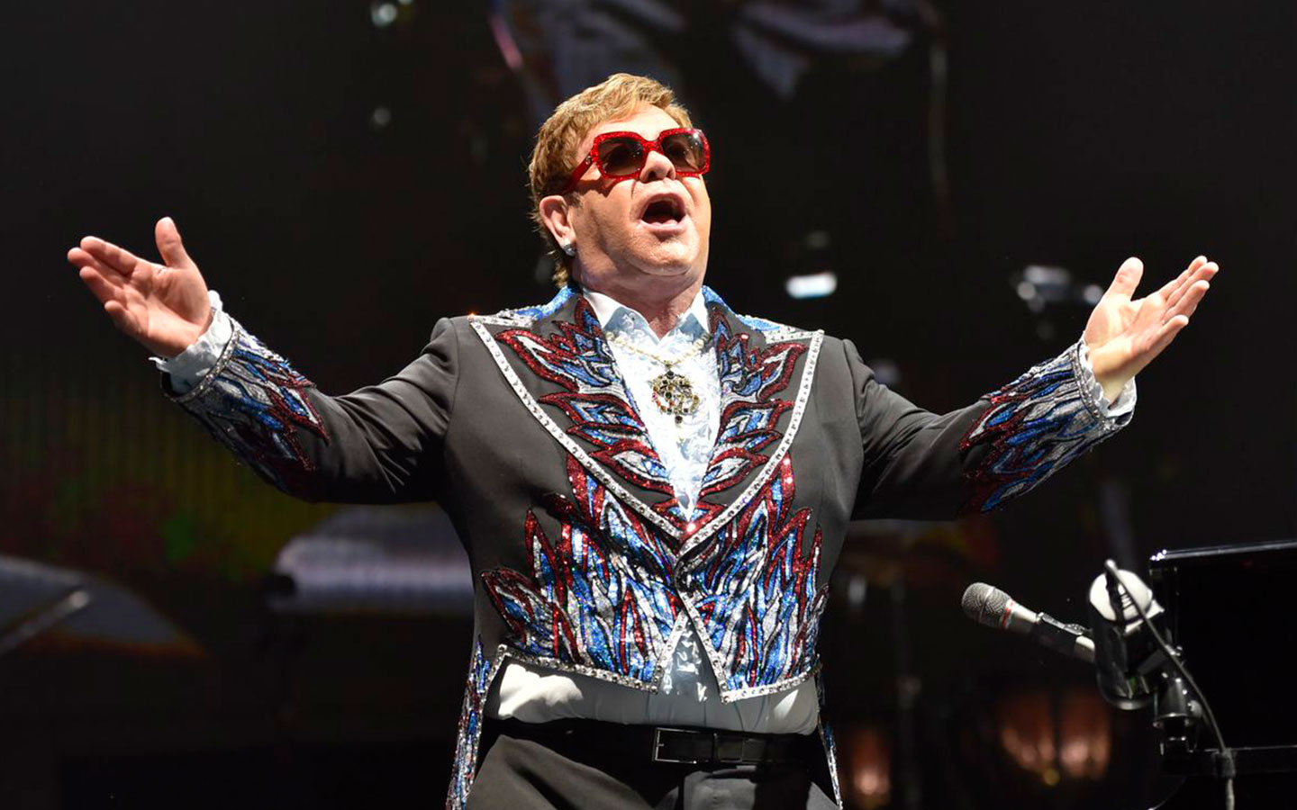 Elton John tendrá su propio documental a cargo de Disney