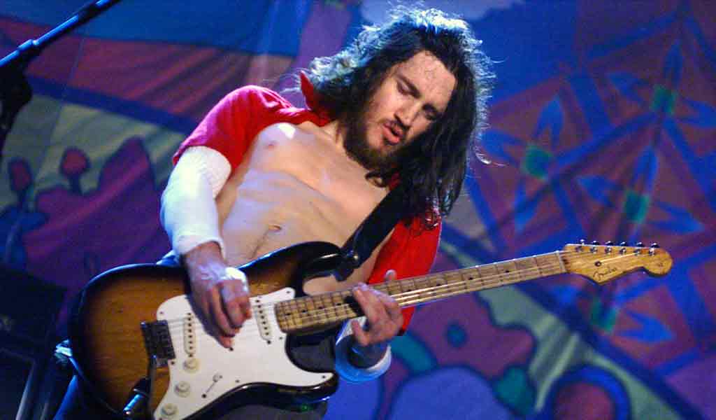 El guitarrista de Red Hot Chili Peppers John Frusciante cumple 52 años