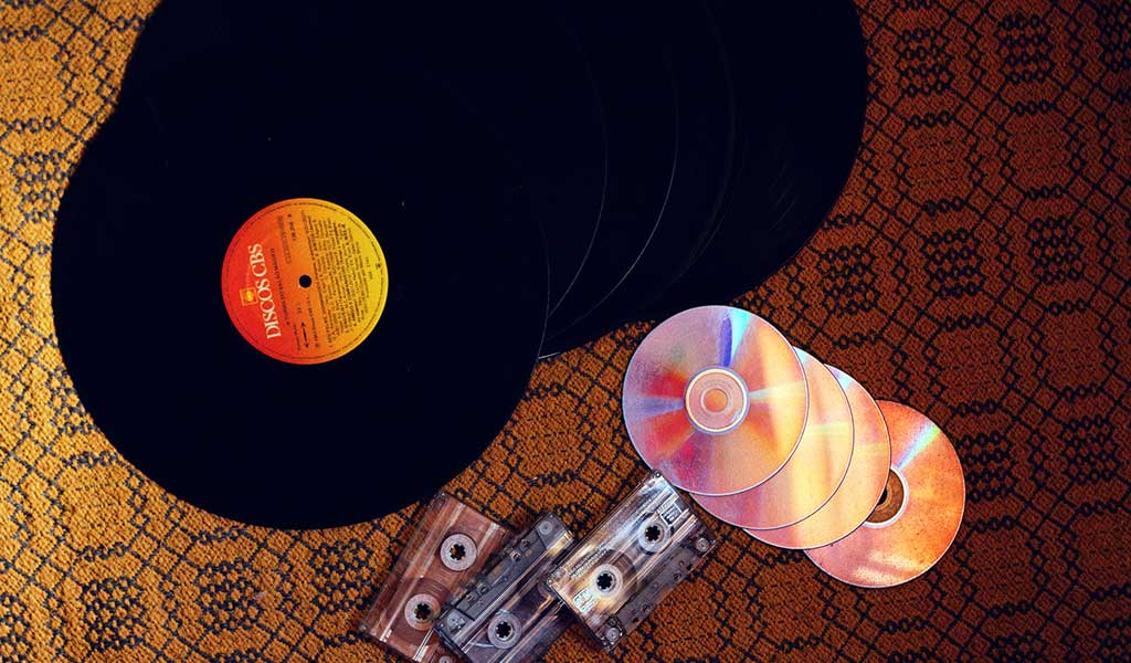 Las ventas de vinilo superan a las de CD por primera vez desde 1987