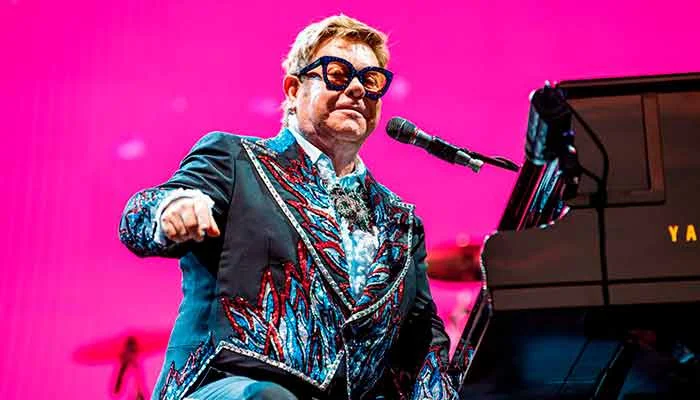 La leyenda continúa: Elton John sigue dando espectáculos «Hasta que el cuerpo aguante»