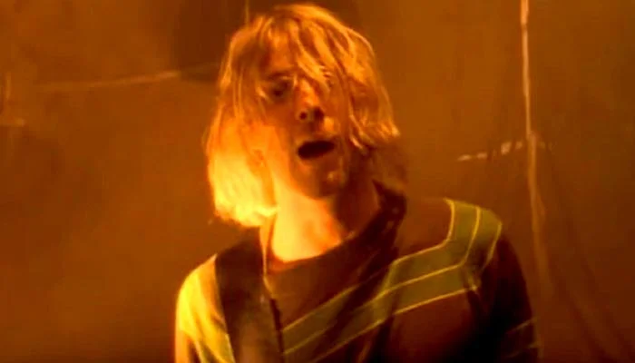 Courtney Love comparte letras inéditas de 'Smells Like Teen Spirit' escritas por Kurt Cobain