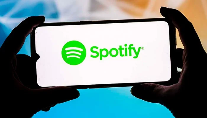 Spotify toma una decisión contundente: retira miles de canciones generadas por IA de su plataforma