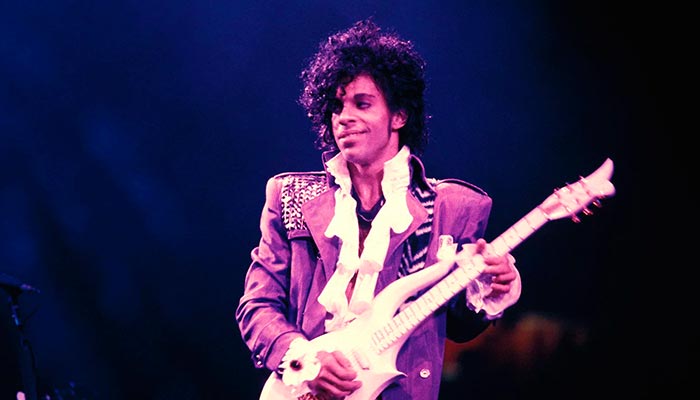 Prince nos regala dos joyas musicales y son espectaculares