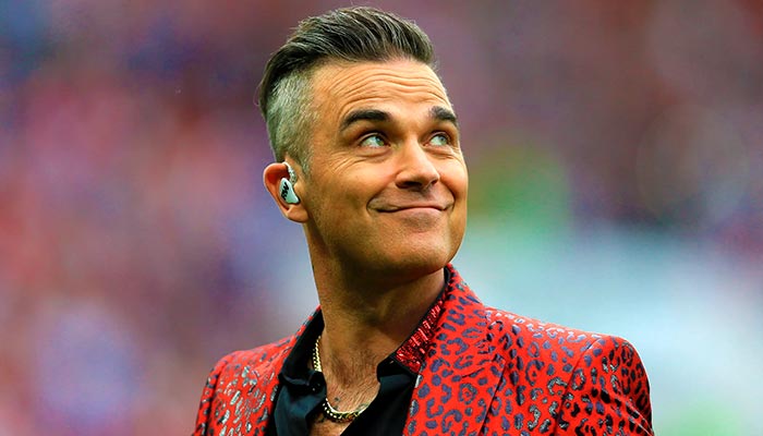 Robbie Williams interrumpe su concierto debido al COVID-19