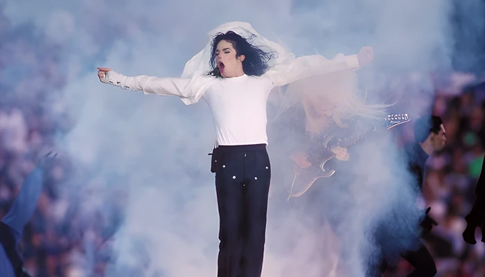 Michael Jackson alcanzo el número uno con 'Black or White' hace 32 años