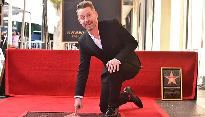 Macaulay Culkin, de 'Mi Pobre Angelito', recibe su estrella en el Paseo de la Fama de Hollywood