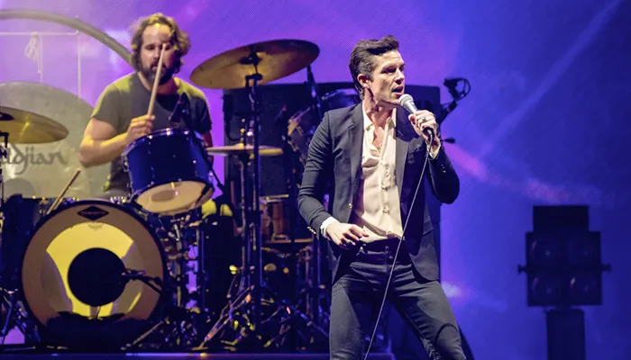 The Killers sorprende a sus fanáticos con una nueva canción en estas fiestas