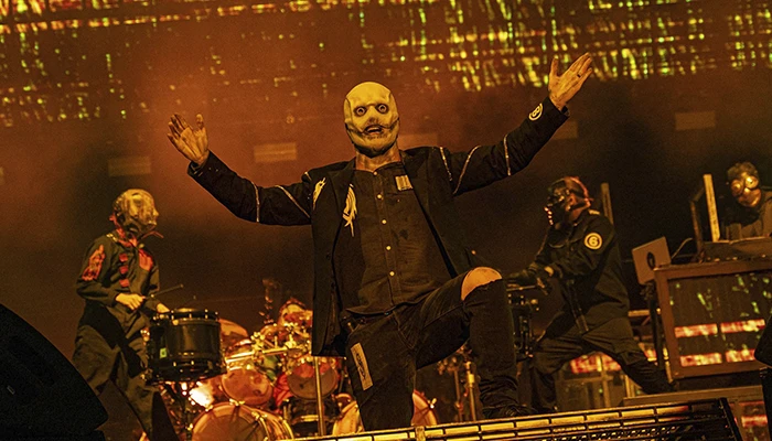 Slipknot enfrenta demanda por aprovechamiento de la muerte del baterista