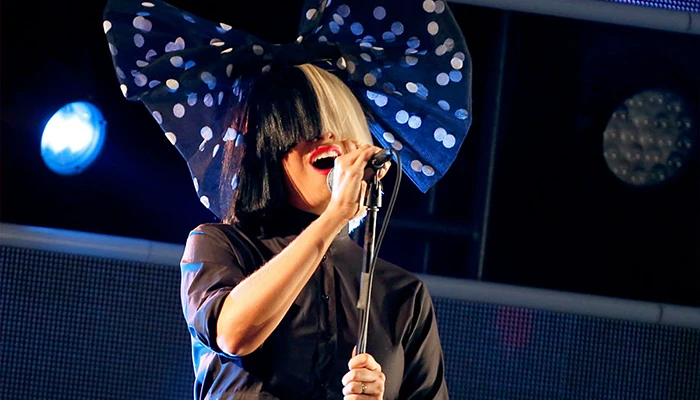 Sia regresa con 'Dance Alone', su primer disco en ocho años