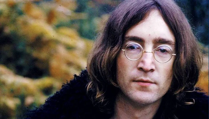 Subastan la bala que puso fin a la vida de John Lennon